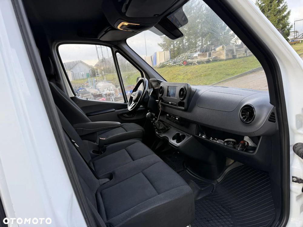 Mercedes-Benz Sprinter - 9