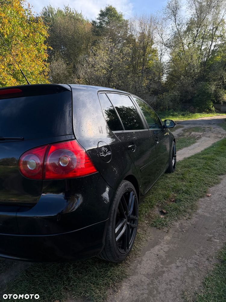 Volkswagen Golf - 6
