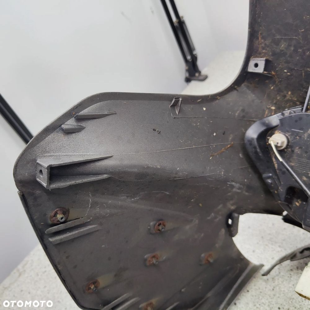 Czacha, czasza, owiewka przód, lampa, reflektor Gilera Runner - 16