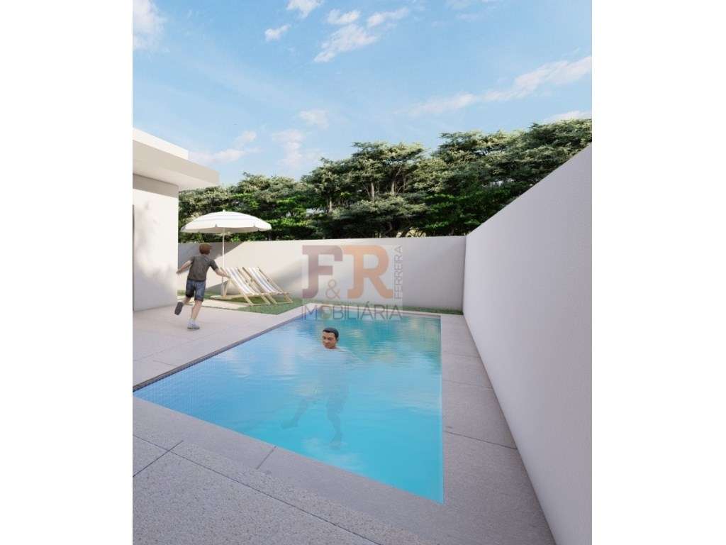 Moradia Duplex T4 com Pérgula e Piscina. FERNÃO FERRO - Grande imagem: 2/17