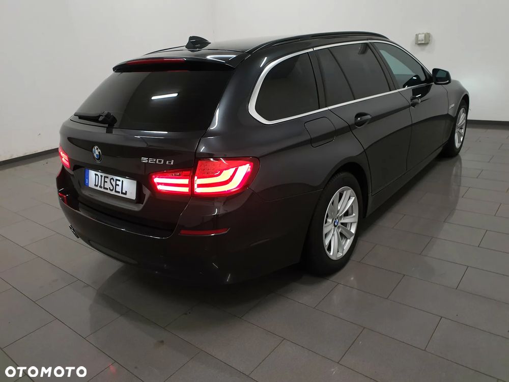 BMW Seria 5 520d Sport-Aut - 6
