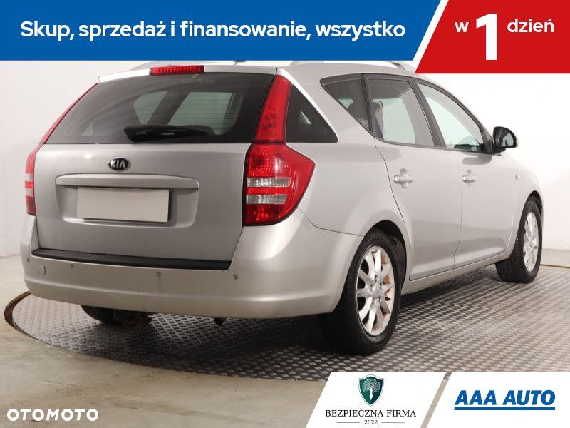 Kia Ceed - 7