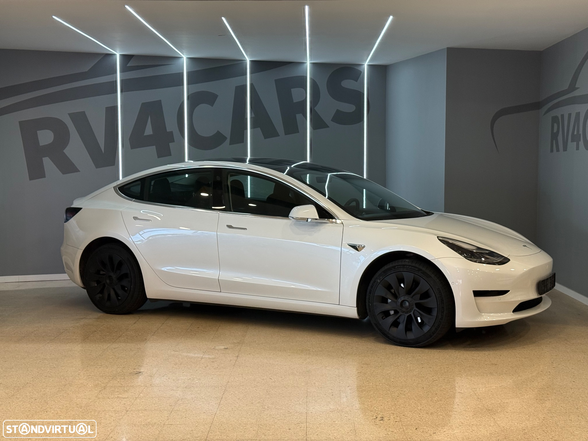 Tesla Model 3 Standard Range Plus RWD - 3