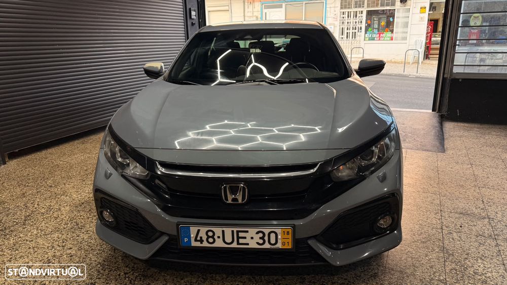 Honda Civic 1.0 i-VTEC Executive - 4