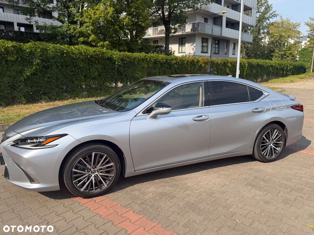 Lexus ES 300h Prestige - 18