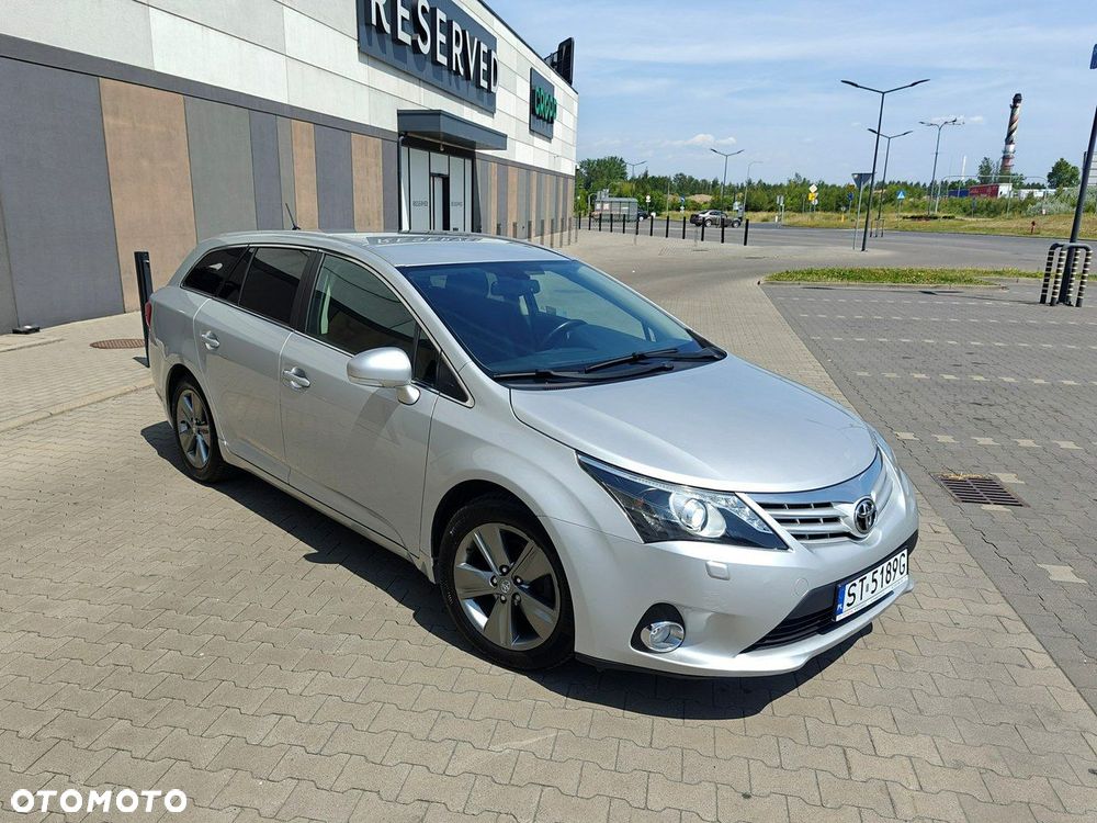 Toyota Avensis 2.0 D-4D Premium - 2