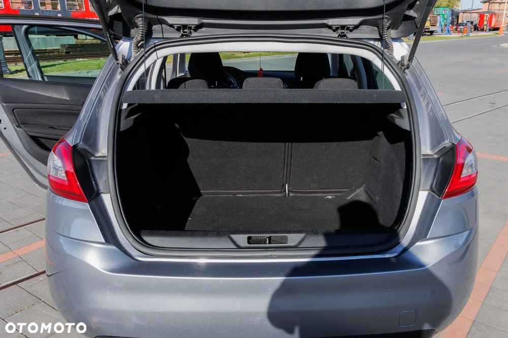 Peugeot 308 1.6 BlueHDi Style S&S - 11