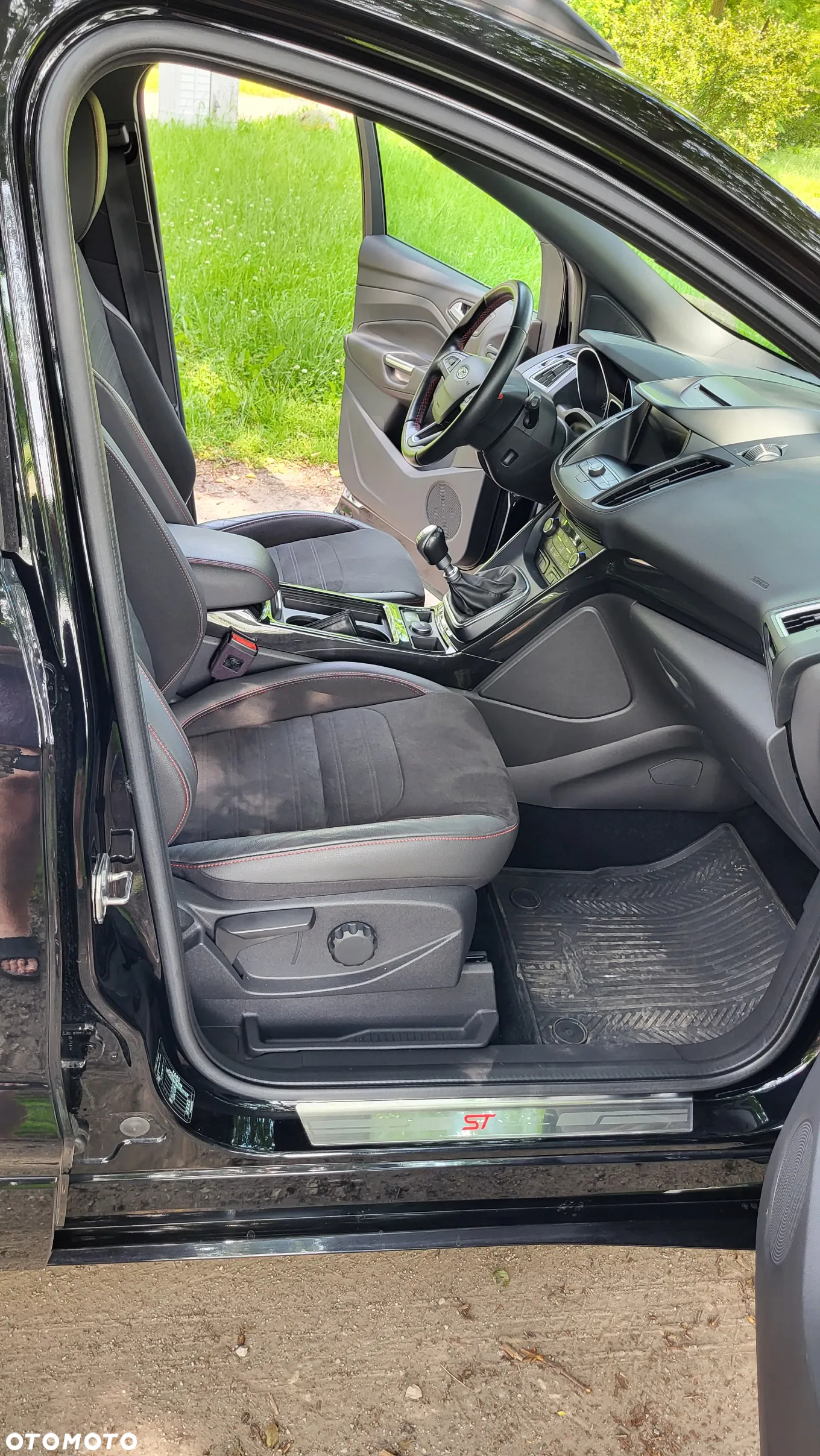 Ford Kuga 1.5 EcoBoost 2x4 ST-Line - 21
