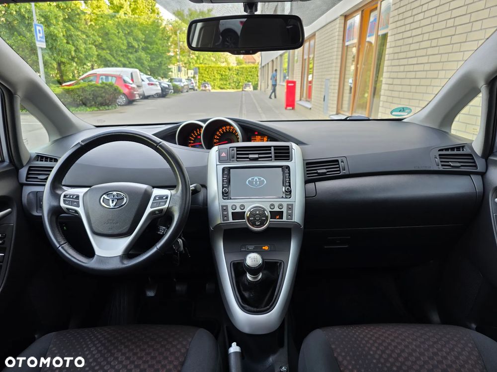 Toyota Verso 1.8 5-Sitzer Executive - 29