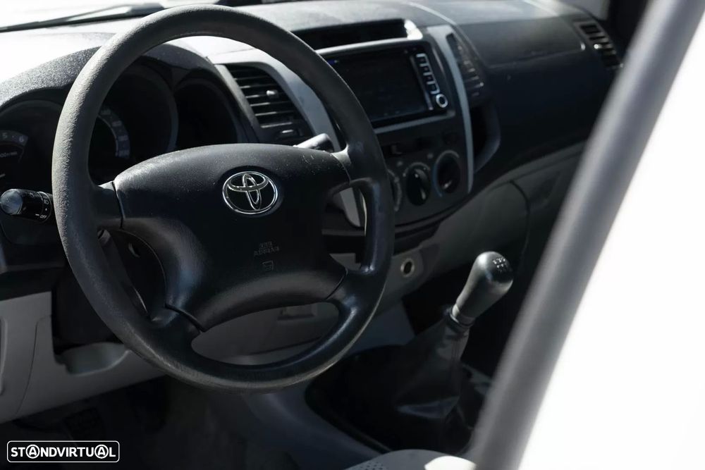 Toyota Hilux 2.5 D-4D 4WD CE AC - 9