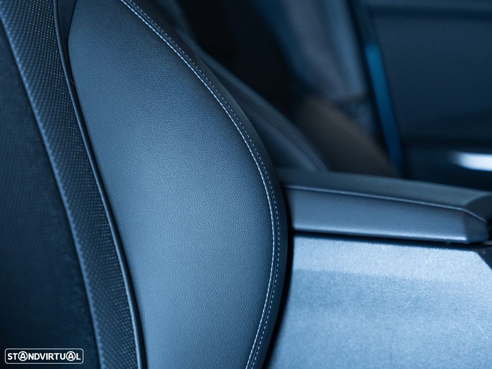 BMW 330 e Pack Desportivo M Auto - 27