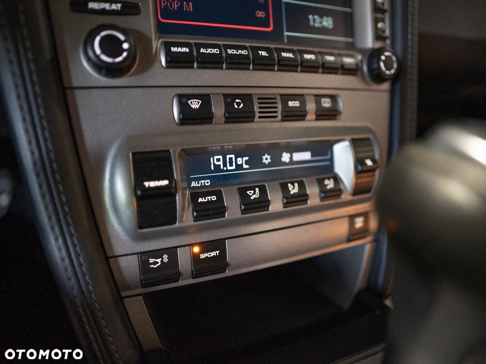 Porsche 911 Carrera 4 Tiptronic S - 31