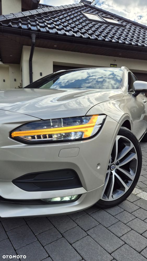 Volvo V90 D4 AWD Momentum - 26