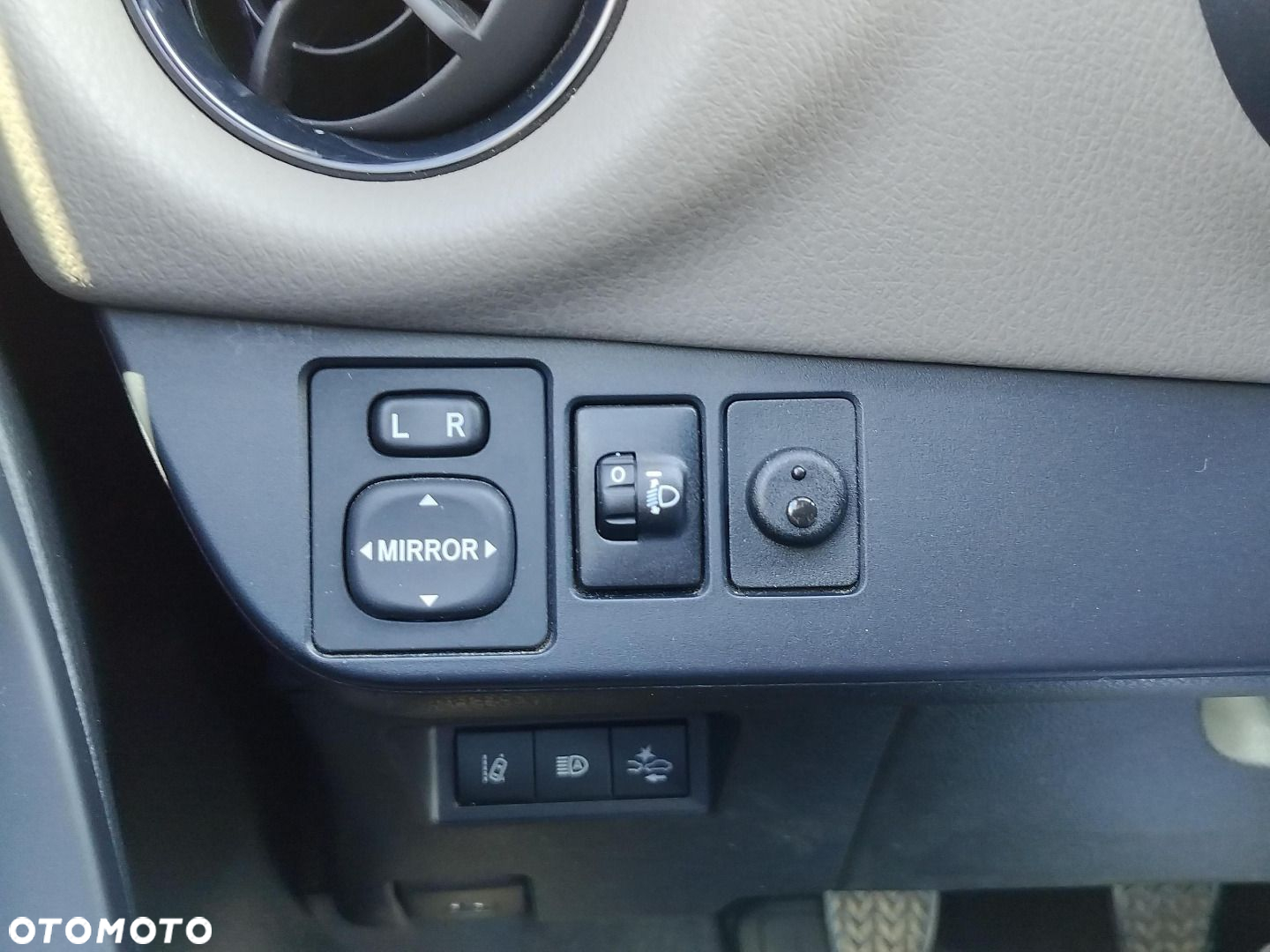 Toyota Yaris - 17