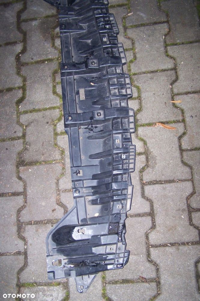 Toyota Auris II osłona zderzaka - 3