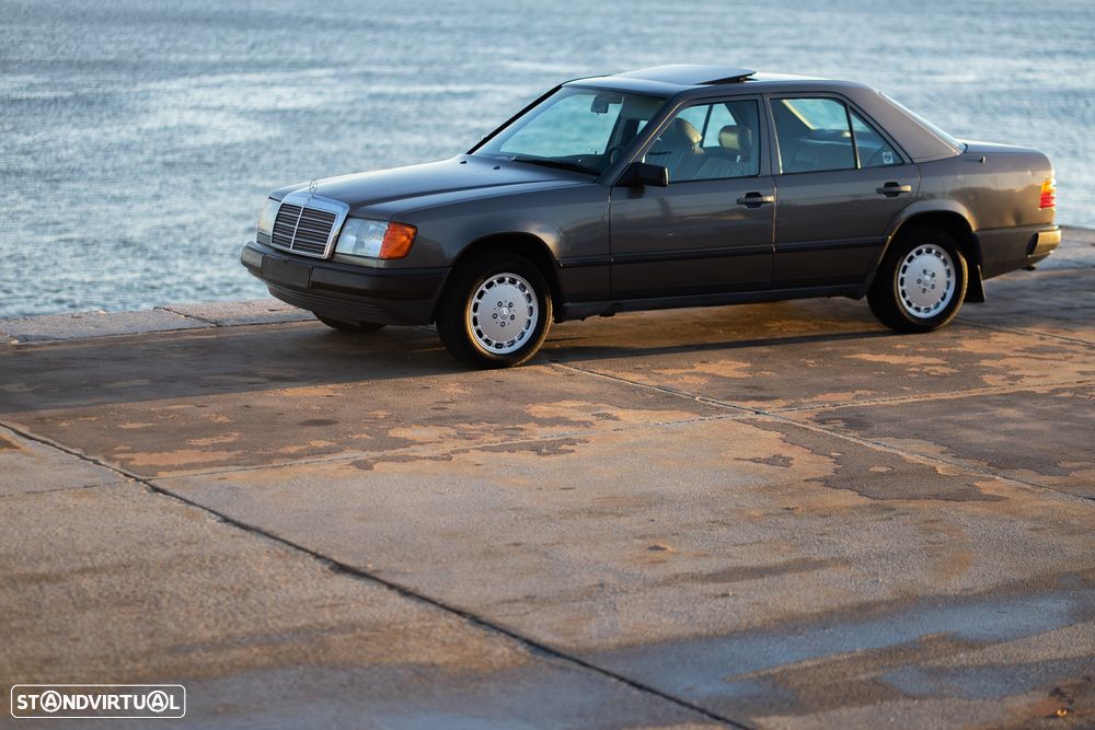 Mercedes-Benz W124 (1984-1997) 300 D Turbo - 27