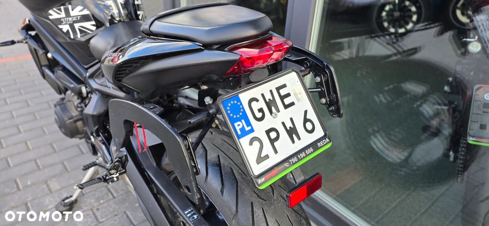 Triumph Street Triple - 40