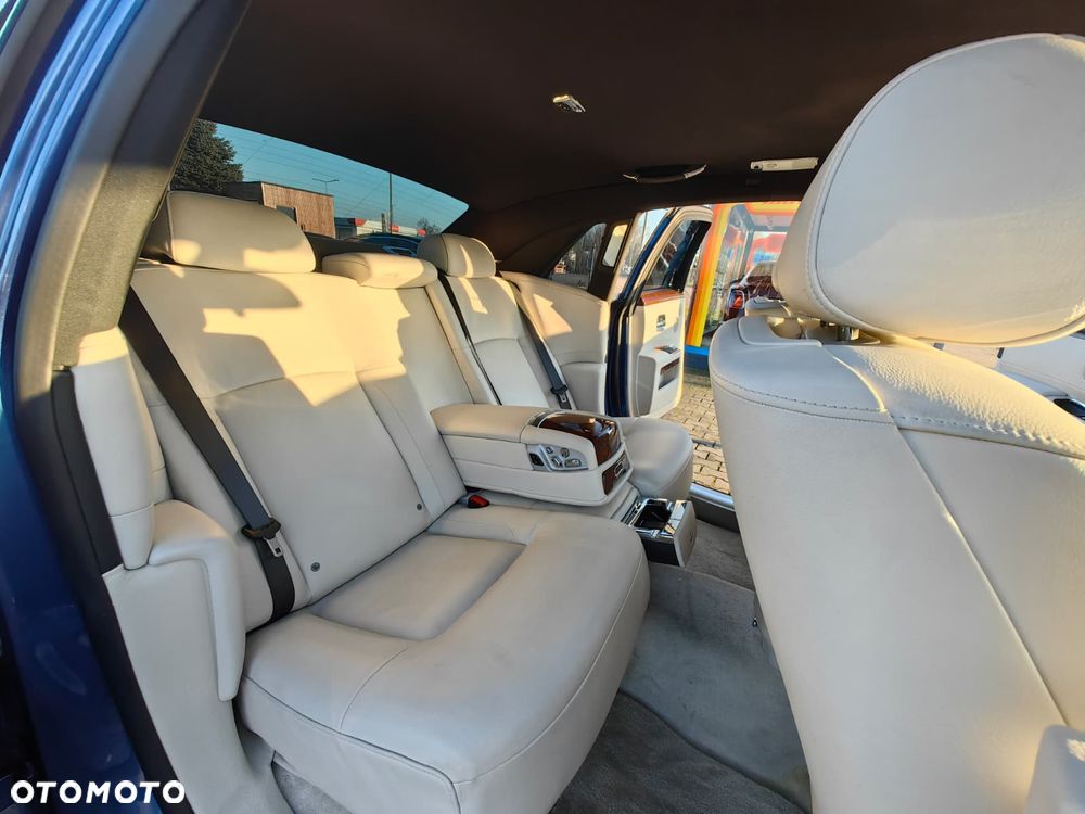 Rolls-Royce Ghost Standard - 36