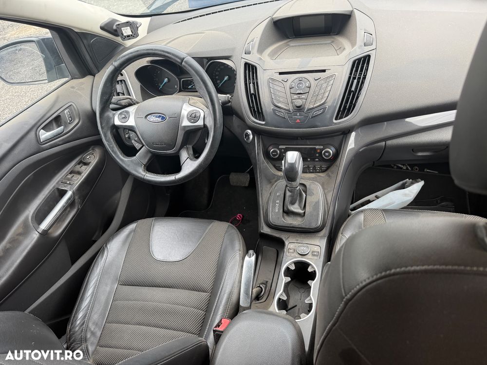 Ford Kuga 2.0 TDCi 4WD Powershift Titanium - 4