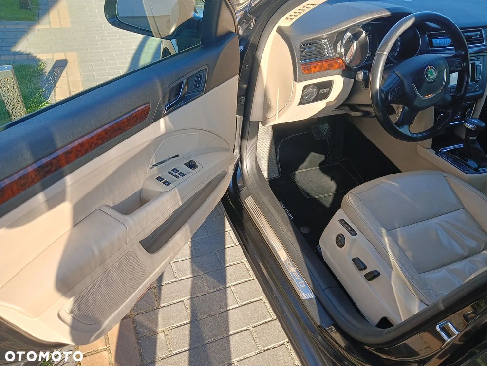 Skoda Superb 2.0 TDI DSG Elegance - 22