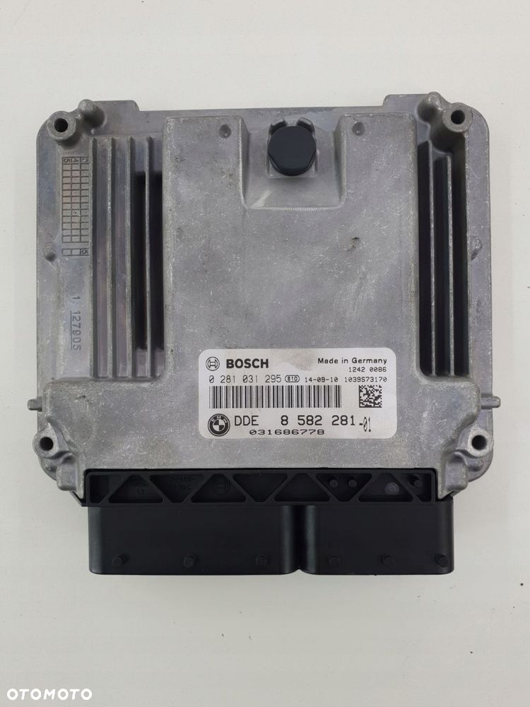 BMW F20 F30 KOMPUTER STEROWNIK SILNIKA 8582281 - 1