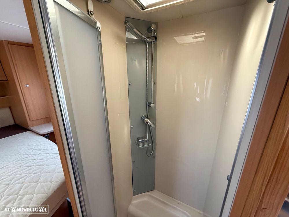 Chausson Flash 28 - Cama Central - 23