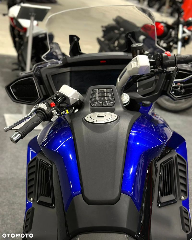 Jawa 750 Touring - 6