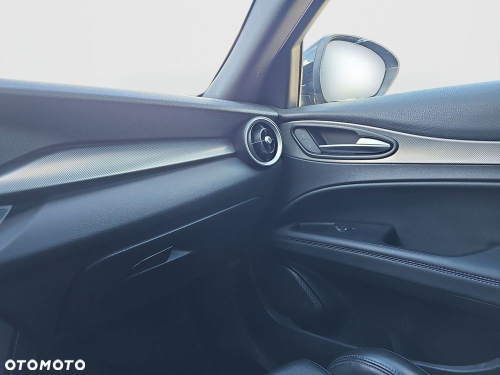 Alfa Romeo Stelvio 2.0 Turbo Veloce Q4 - 34