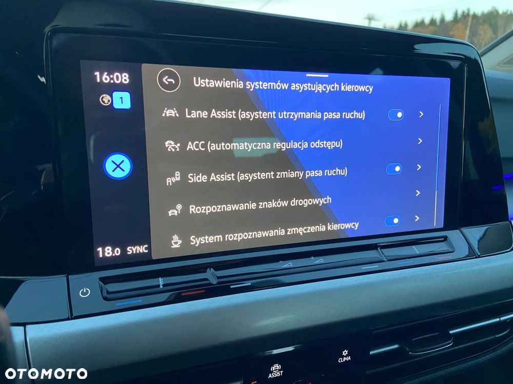 Volkswagen Golf 2.0 TDI SCR DSG Life - 24