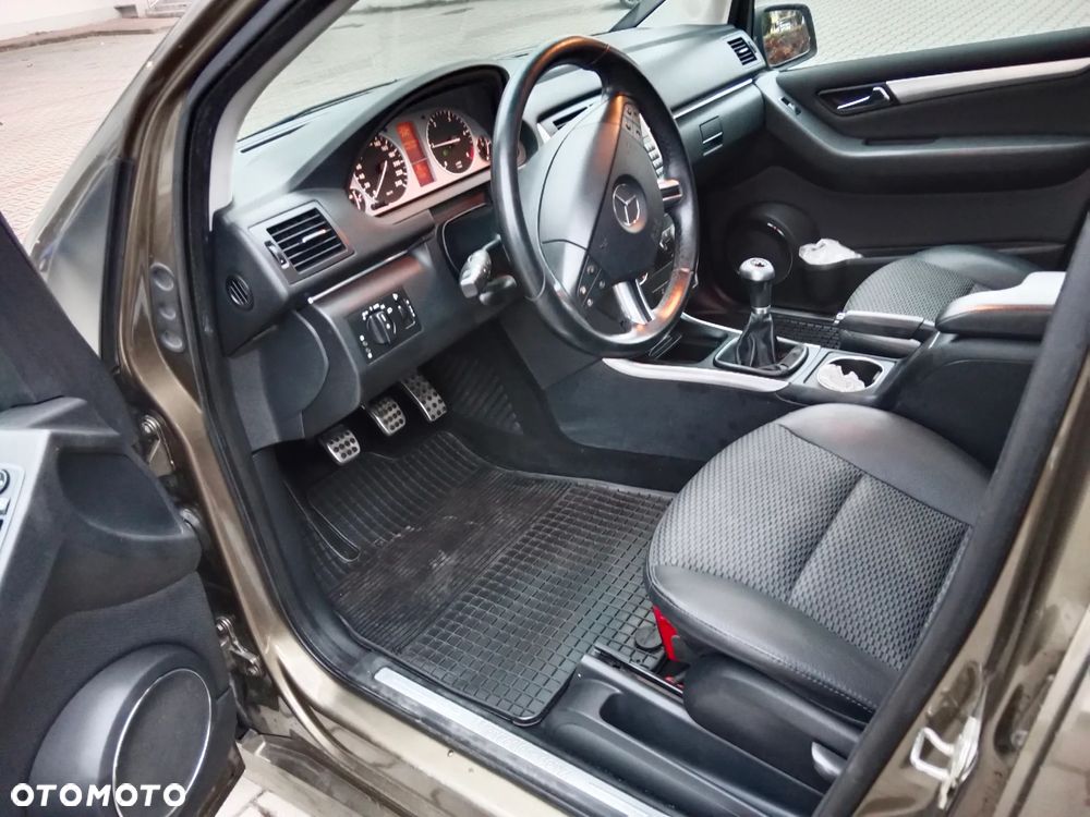 Mercedes-Benz Klasa B 180 CDI EU5 - 13