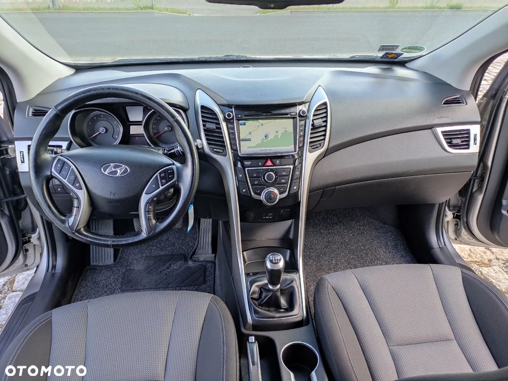 Hyundai i30 blue Kombi 1.4 Trend - 9