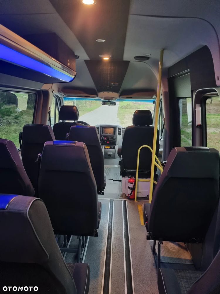 Mercedes-Benz Sprinter - 24