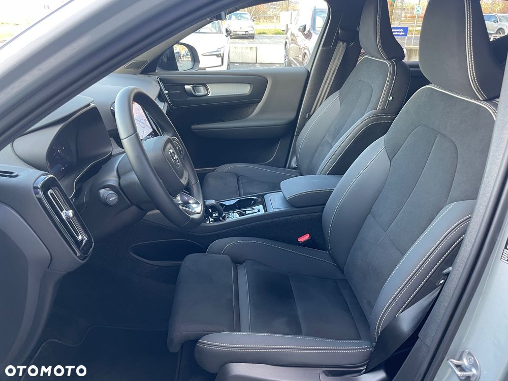 Volvo XC 40 B3 Ultra Dark - 9