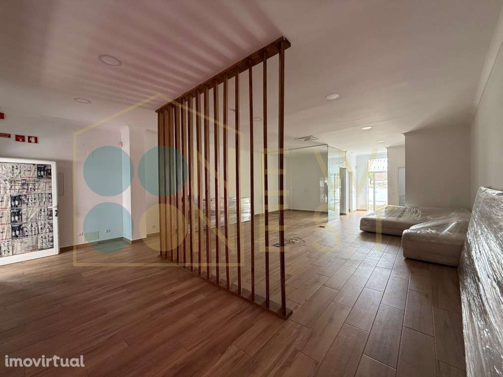 Loja Renovada com 114 m², Terraço e Parqueamento para 2 carros (pos... - Grande imagem: 4/20