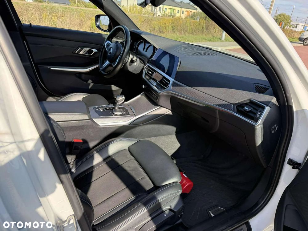 BMW Seria 3 320i M Sport Shadow sport - 24