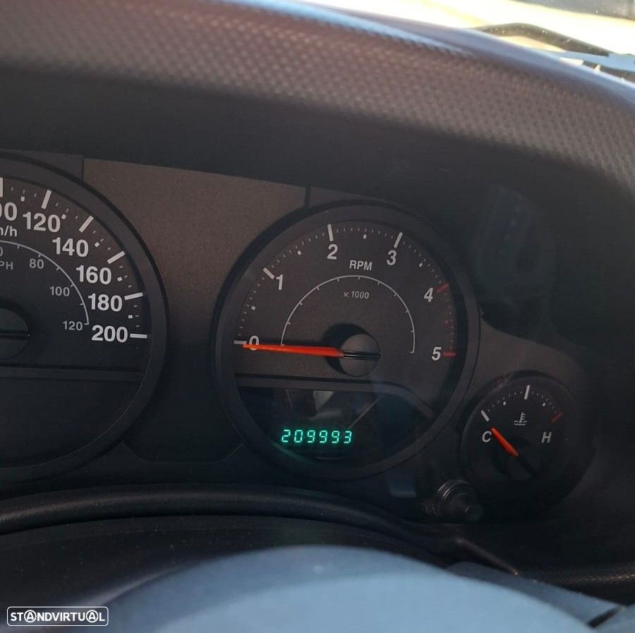 Jeep Wrangler 2.8 CRD ATX Sport - 8