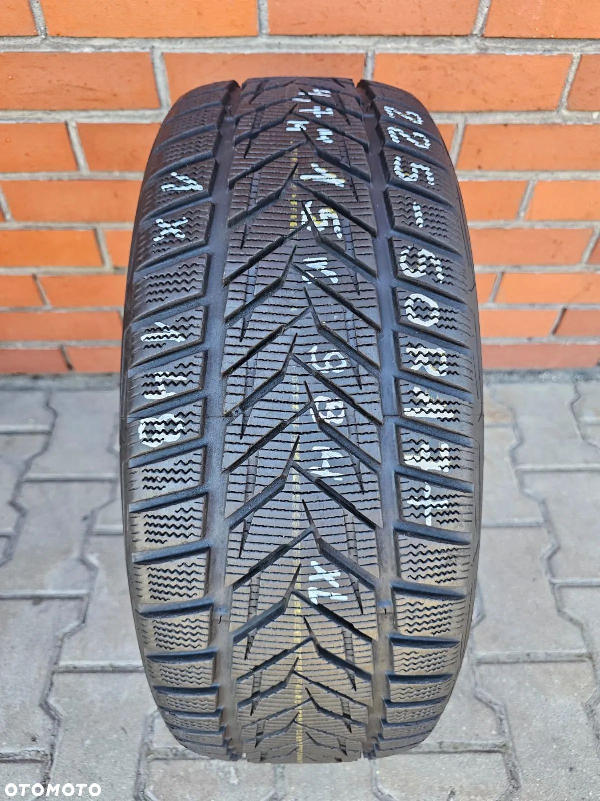 (O148) 225/50R17 98H 7,4mm 15r XL / Vredestein Wintrac Xtreme S - 1