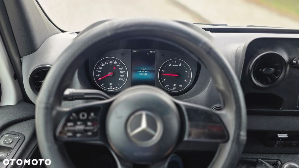 Mercedes-Benz Sprinter - 17