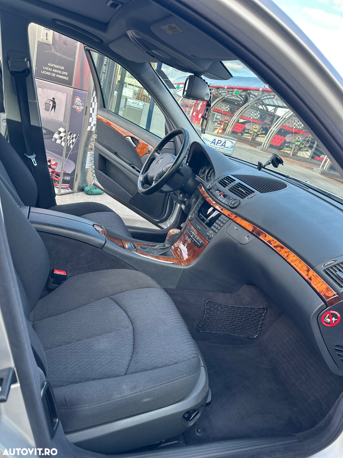 Mercedes-Benz E - 18