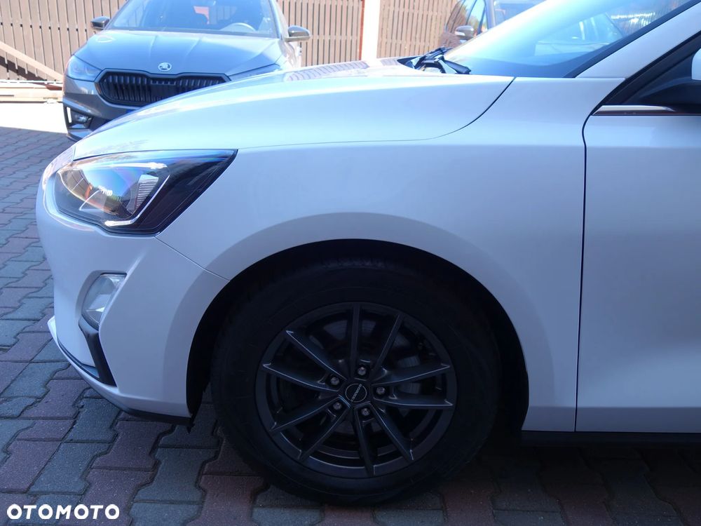 Ford Focus 1.5 EcoBlue STart-Stopp-System TITANIUM - 4