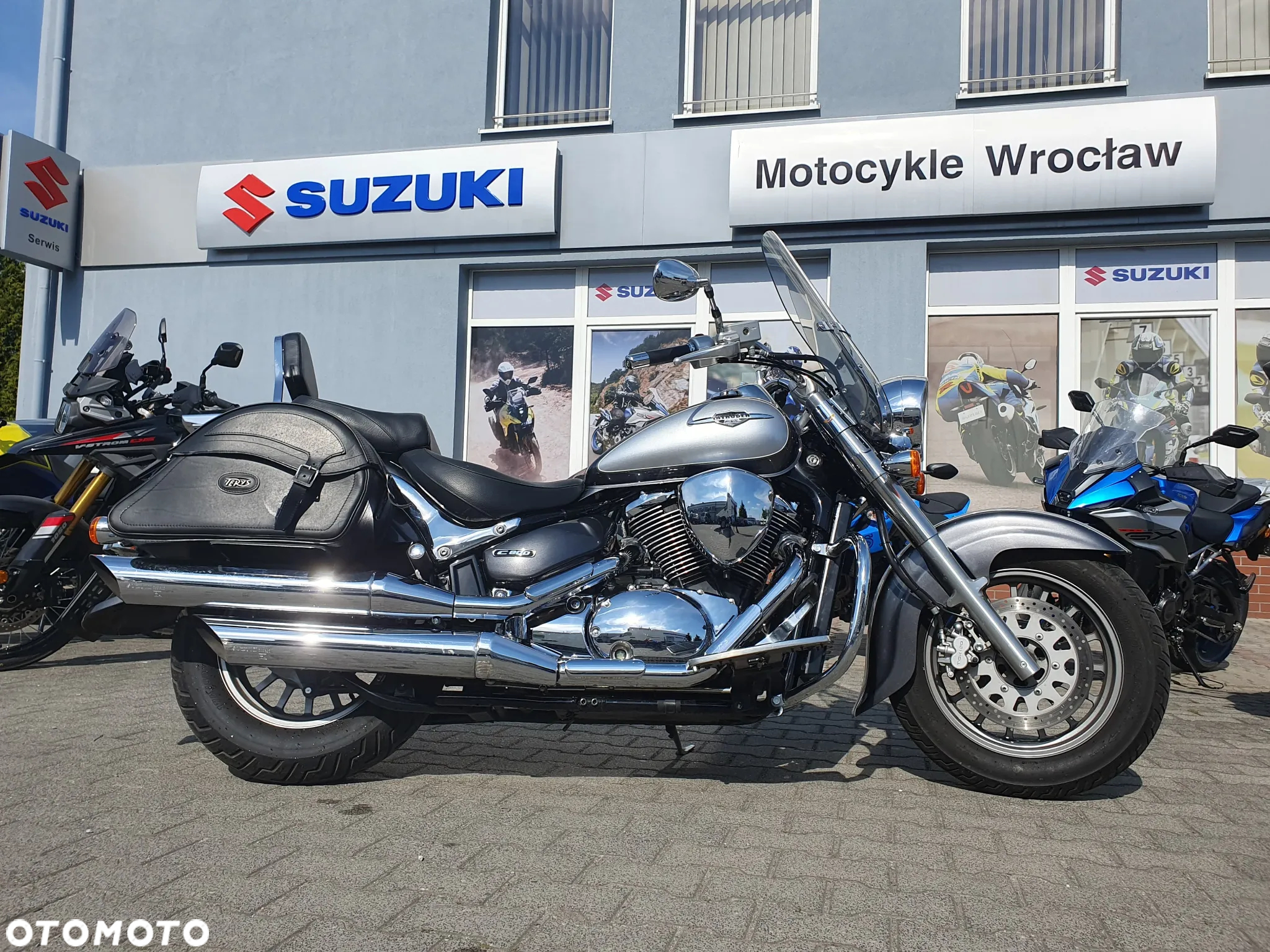 Suzuki Intruder - 2