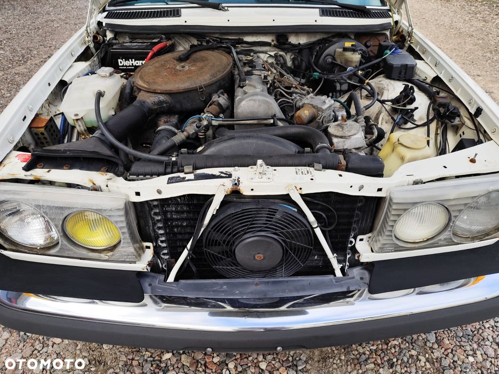 Mercedes-Benz W123 - 15