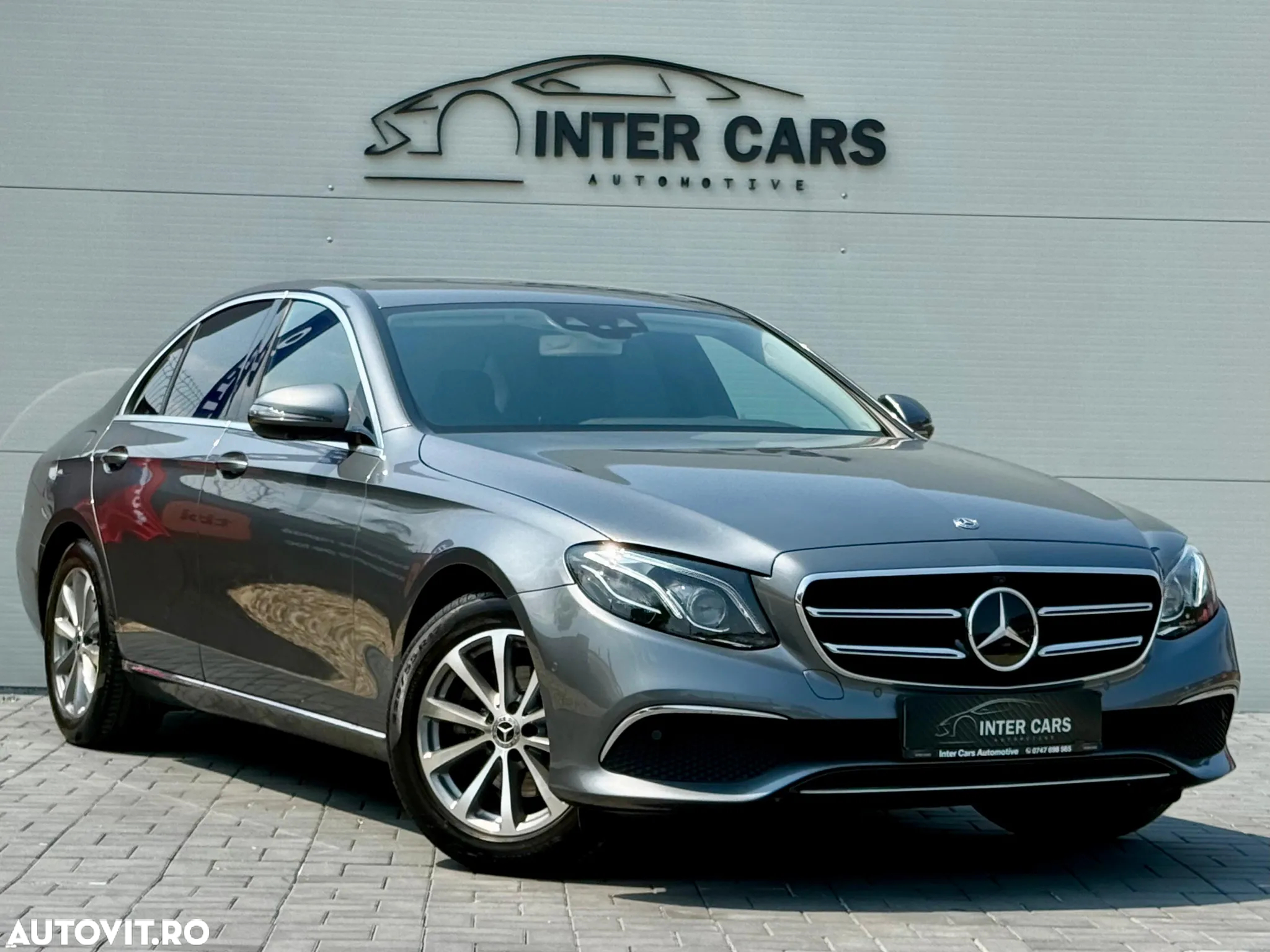 Mercedes-Benz E 200 9G-TRONIC Exclusive - 2
