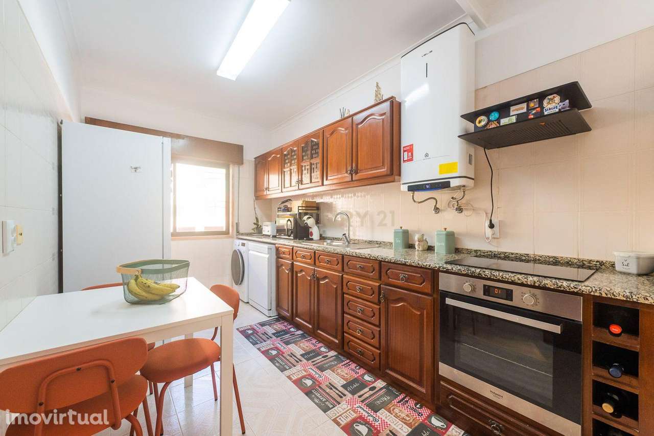 Apartamento T2 em bom estado, parcialmente remodelado - Grande imagem: 4/43