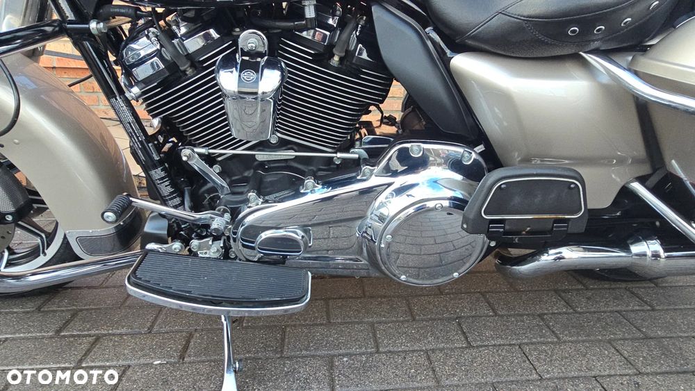 Harley-Davidson Touring Road King - 23