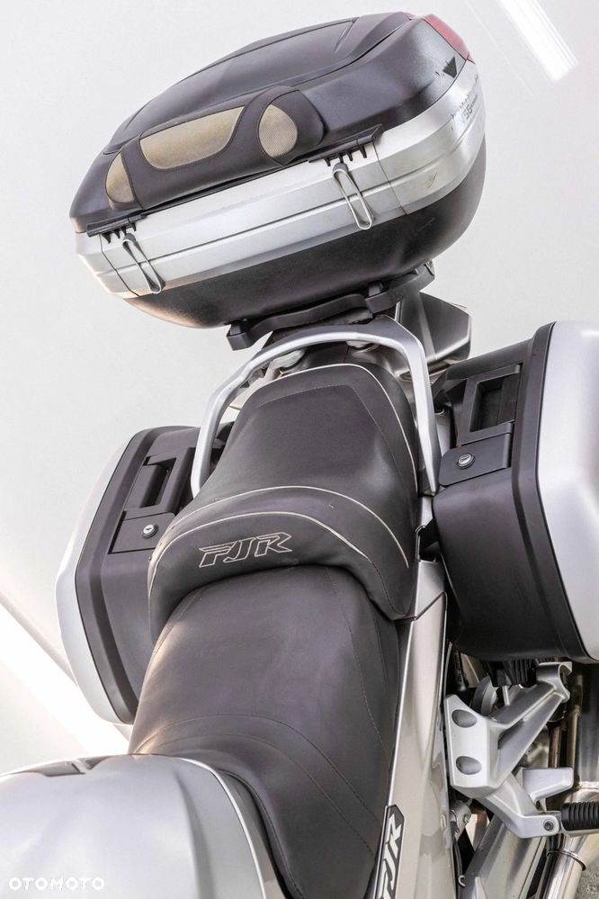 Yamaha FJR - 23