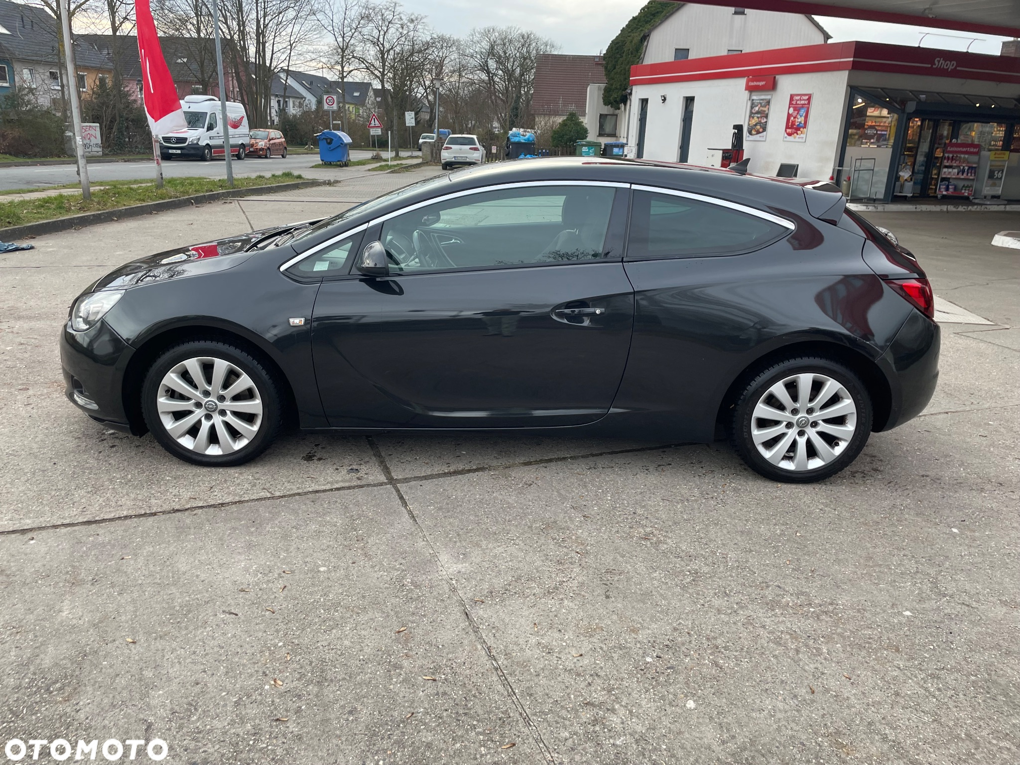 Opel Astra IV GTC 1.6 T Sport - 3