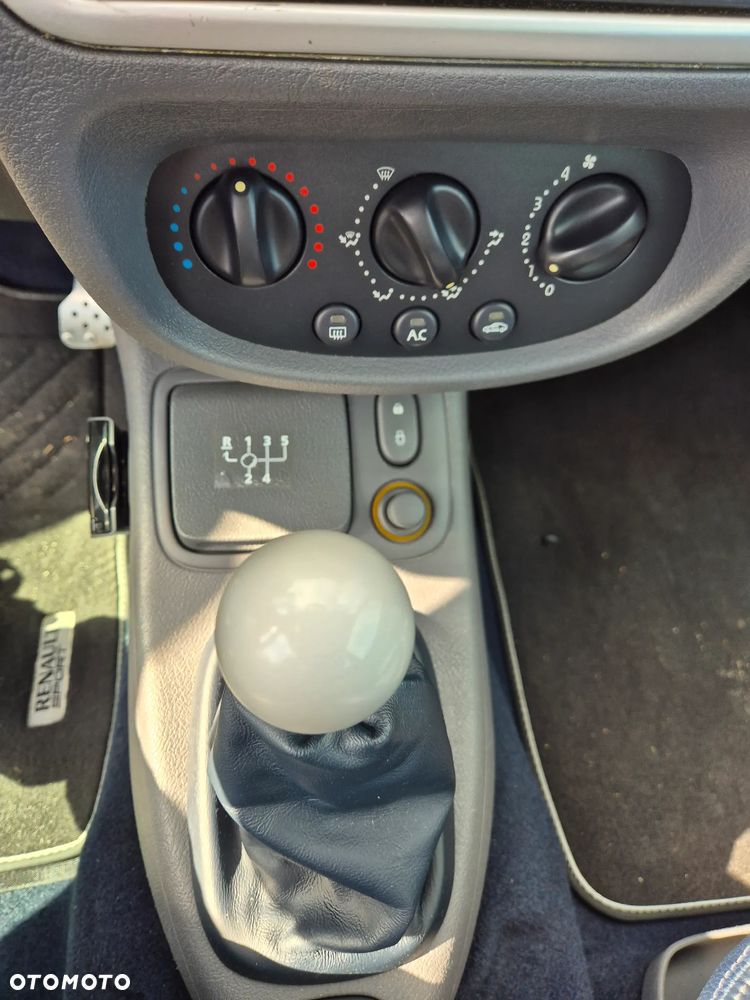 Renault Clio 2.0 16V Sport - 21