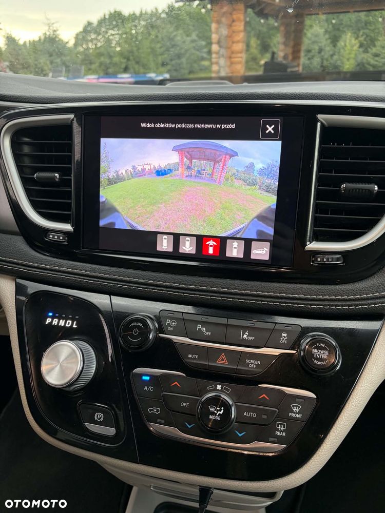 Chrysler Pacifica - 29