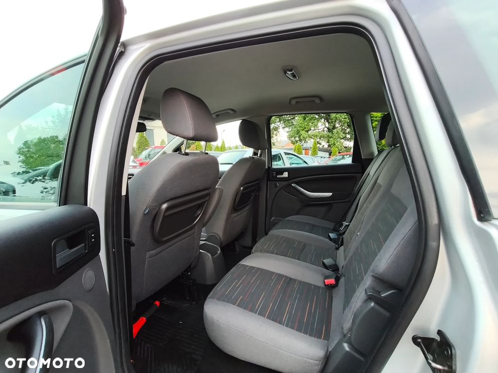 Ford C-MAX 1.8 Ghia - 26
